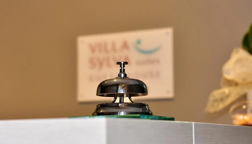 B&B Sylva Suites